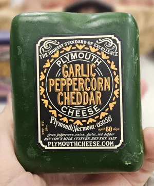 Garlic Peppercorn Cheddar